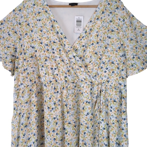 Torrid Floral Flutter Sleeves Maxi Wrap Dress 3X NWT - Picture 4 of 11